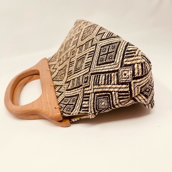 Vintage Straw Bag | Boho Western Woven Clutch | Sculpted Wooden Handles - Picture 2 of 11